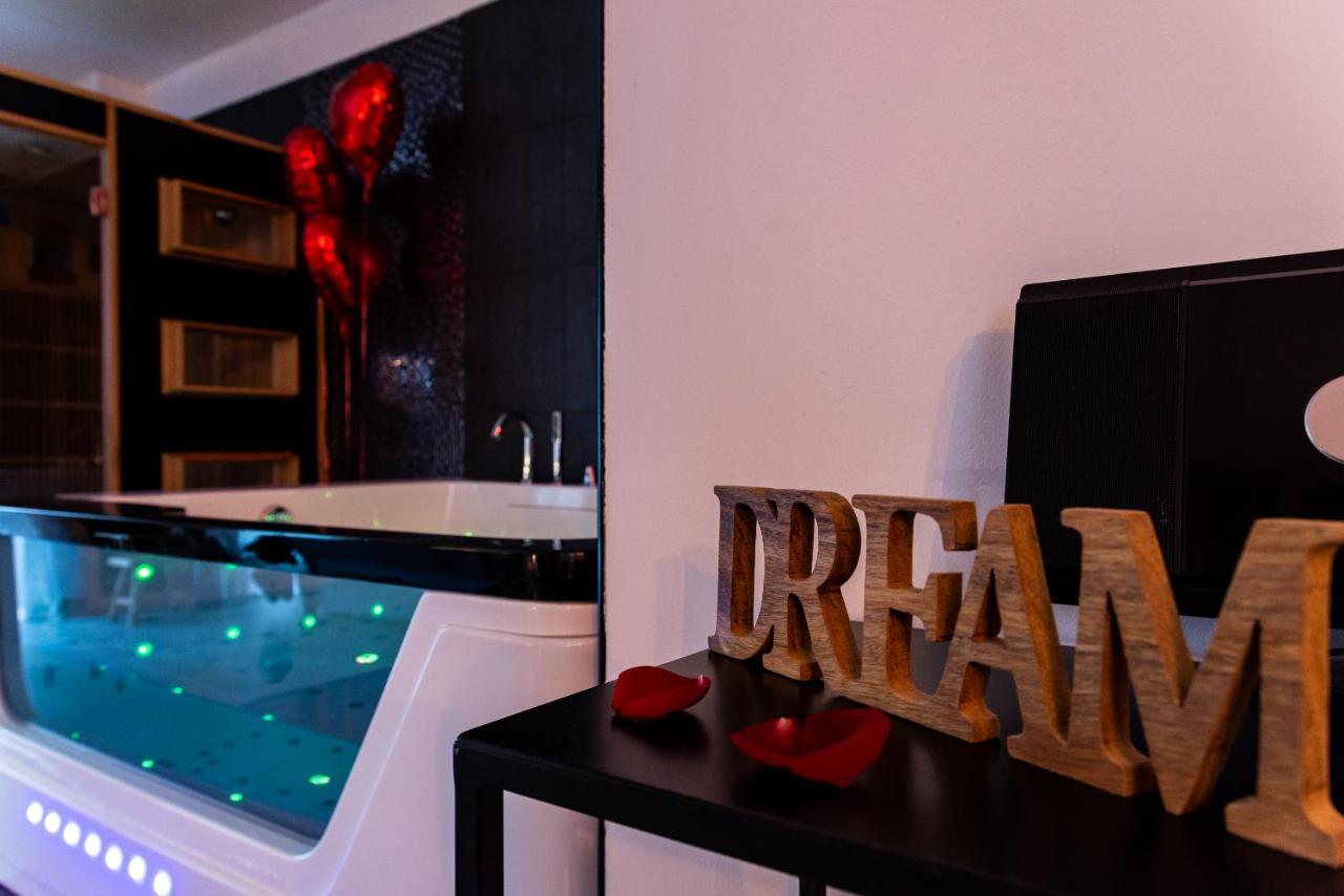 Apartment And 21