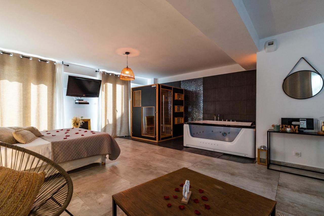 And 21 Apartment *
